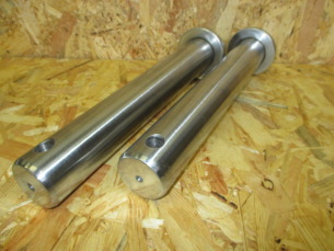 グリス穴付き製作バケットピンを宮城県へ出荷！Zフォークへ装着！