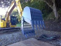 スケルトンフォークバケットジャッカルの取付姿勢と開閉動作動画